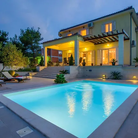 Holiday home Tatijana *