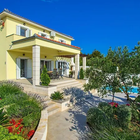 Holiday home Tatijana *